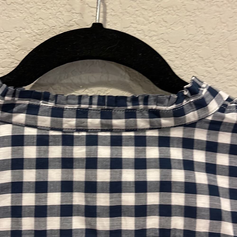 Talbots. Medium. Blue and white checked blouse. Excellent condition - Picture 5 of 6